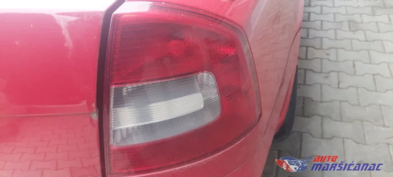Škoda Oktavija, Štop Lampa, Desna (2009-2013)